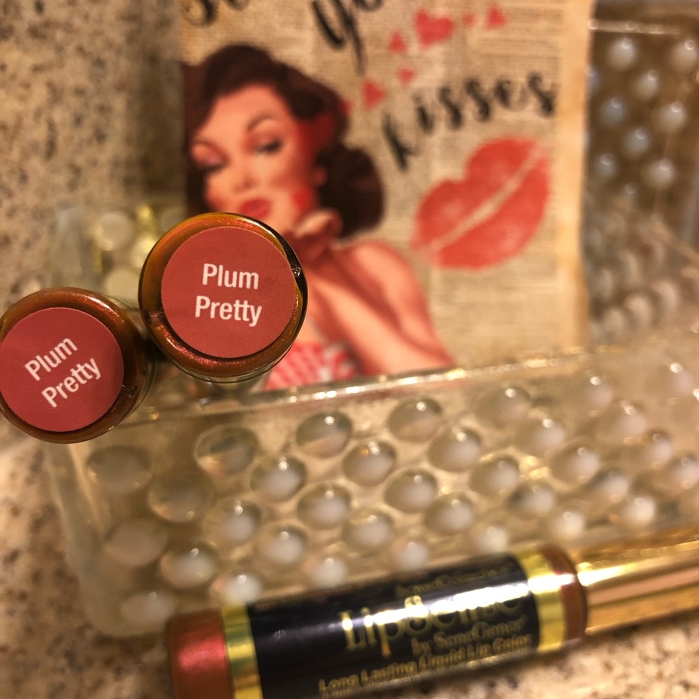 Plum Pretty Lipsense lip color - new & unopened